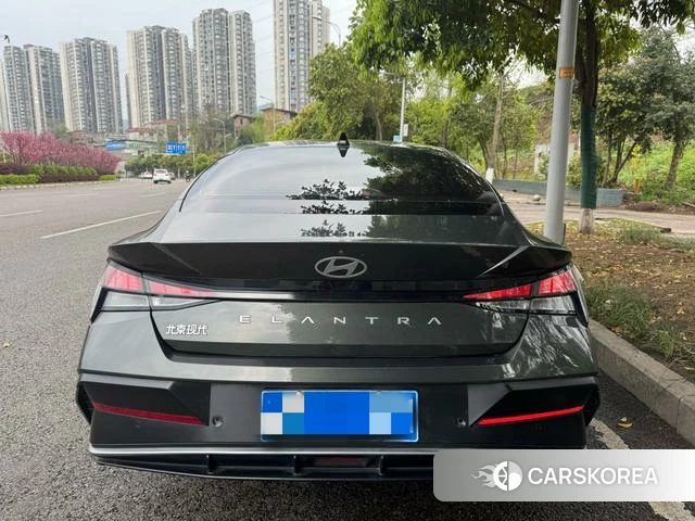 Hyundai Elantra 2024 Темно-серый из Китая, фото 4