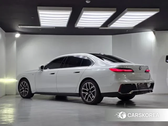 BMW 7 Series (G70) id 3327506 из Кореи 12