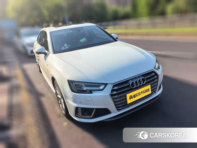 Audi A4L 2019 Белый из Китая, фото 2