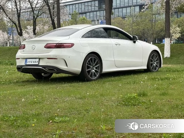Mercedes-Benz E-class (imported) 2021 Белый из Китая, фото 2