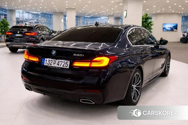 BMW 5 Series (G30) 2022 Черный из Кореи, фото 4
