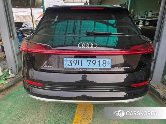 Audi e-Tron 2020 Черный из Кореи, фото 2