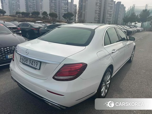 Mercedes-Benz E-Class W213 2018 Белый из Кореи, фото 5