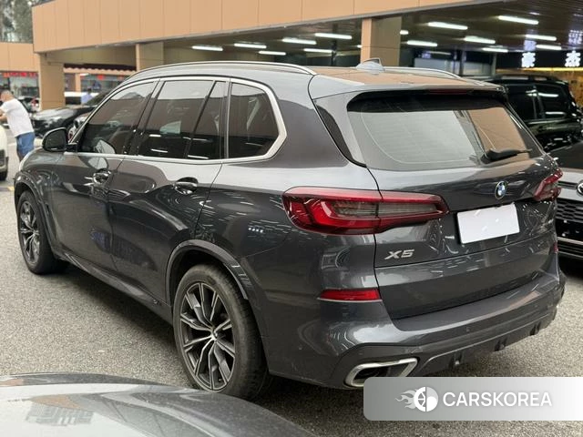 BMW X5 (imported) 2021 Темно-серый из Китая, фото 2