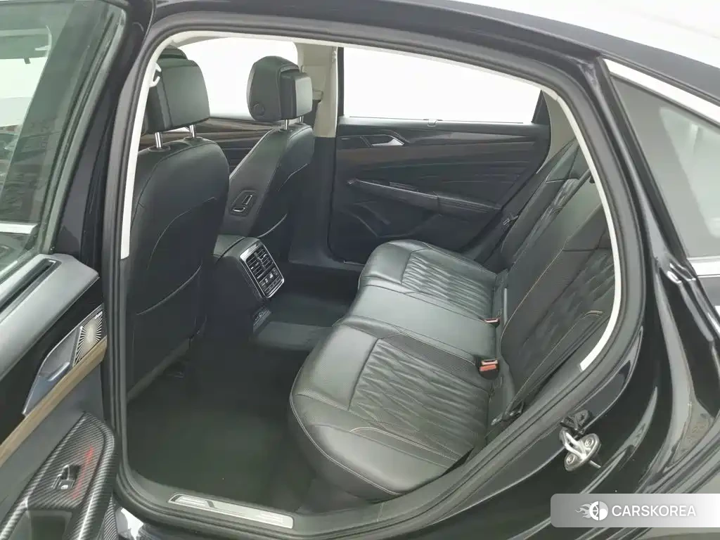 Volkswagen Passat id 4577840 из Китая 12