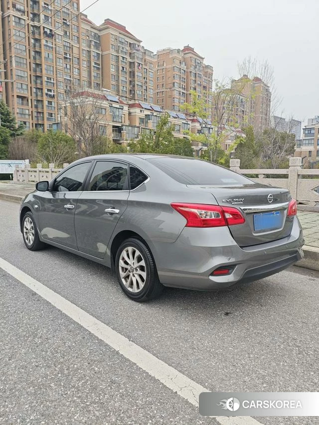 Nissan Xuan Yi 2023 Темно-серый из Китая, фото 5