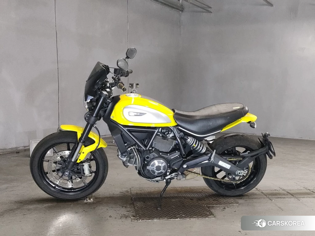 Проданный Ducati SCRAMBLER ICON 2015 из Японии