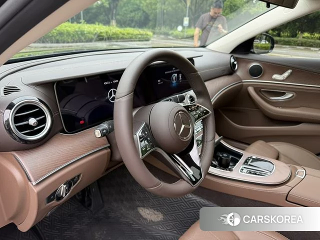 Mercedes-Benz E-class id 4348633 из Китая 10