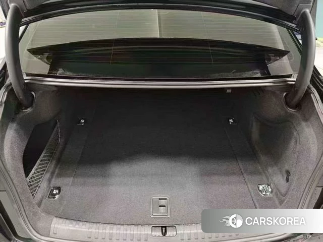 Audi A6L id 4306998 из Китая 9