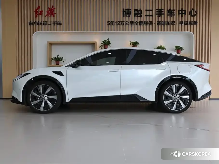 Toyota bZ5 id 4538572 из Китая 8