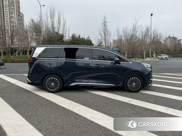 Denza D9 DM 2023 Черный из Китая, фото 2