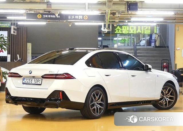 BMW 5 Series (G60) id 3838226 из Кореи 12