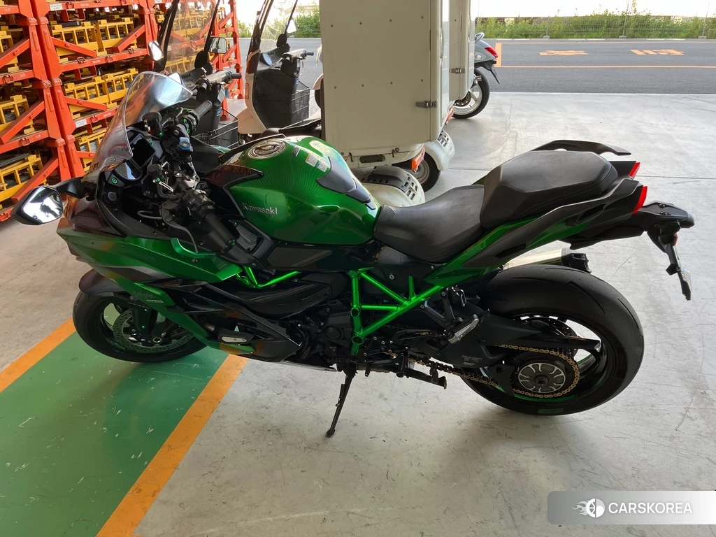 Проданный Kawasaki NINJA H2 SX SE 2022 из Японии