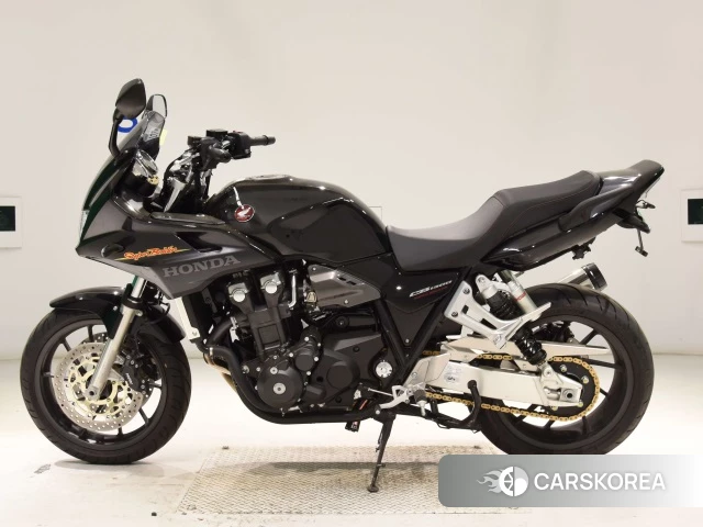 Honda CB1300SF BOLDOR 2025 из Японии