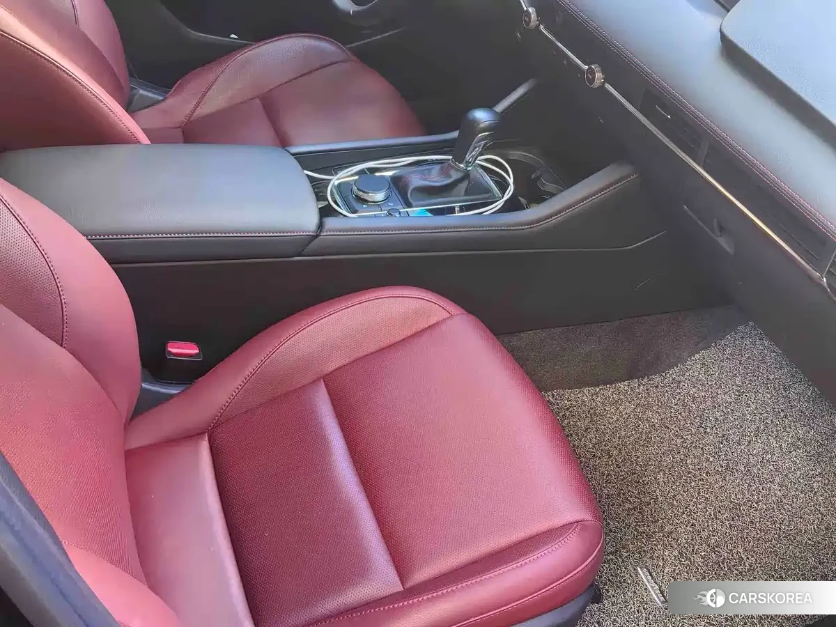 Mazda 3 2023 Черный из Китая, фото 2