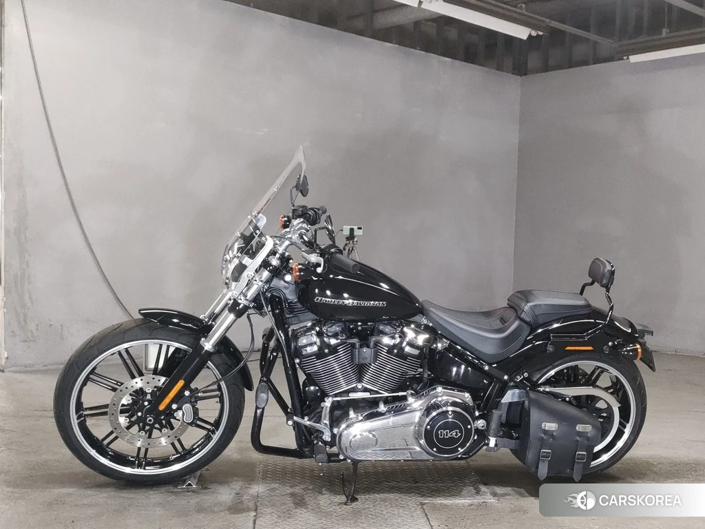Проданный Harley-Davidson Softail Breakout FXBRS1868 2018 из Японии, фото 2