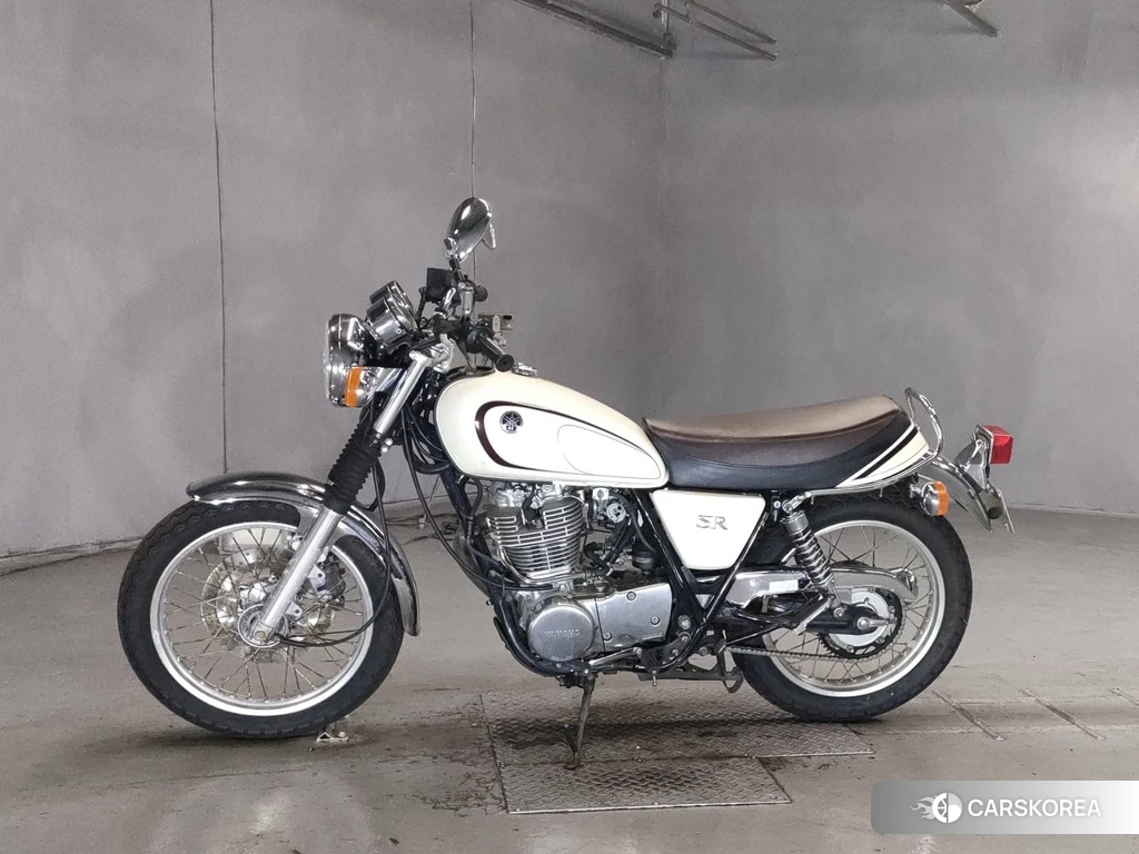 Проданный Yamaha SR 400 2012 из Японии, фото 2