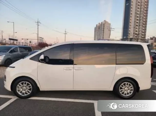 Hyundai Staria 2022 Белый из Кореи, фото 4