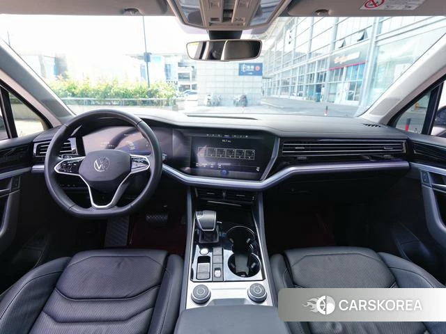 Volkswagen Touareg 2023 Черный из Китая, фото 6