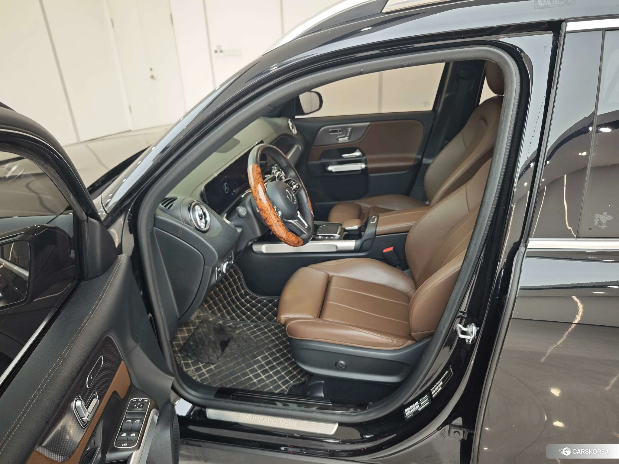 Mercedes-Benz GLB 2022 Черный из Китая, фото 2