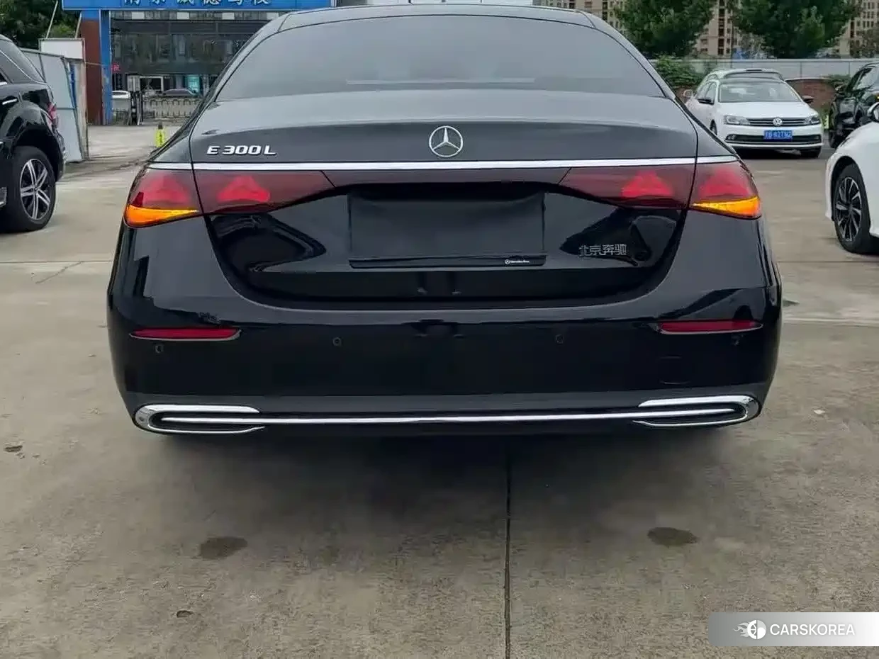 Mercedes-Benz E-Class 2026 Черный из Китая, фото 2