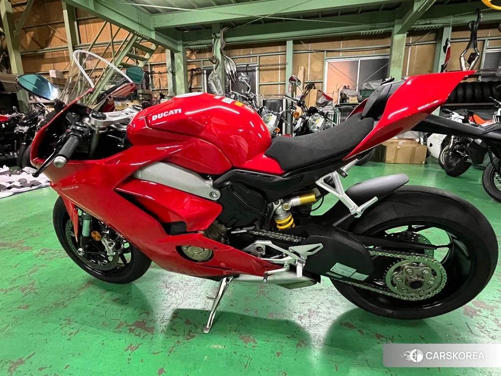 Проданный Ducati PANIGALE V4 2018 из Японии, фото 2