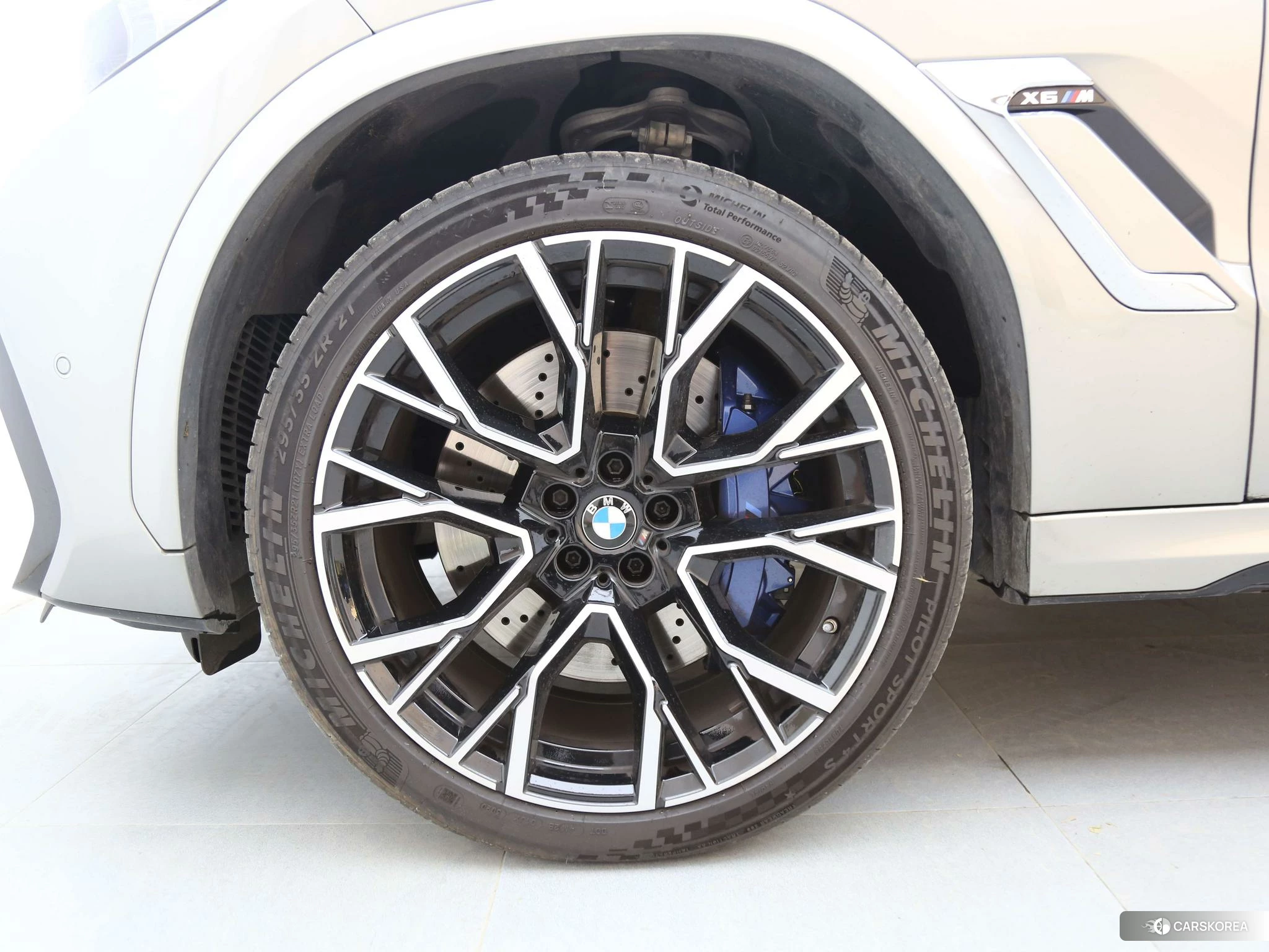 BMW X6 M id 4473834 из Китая 10