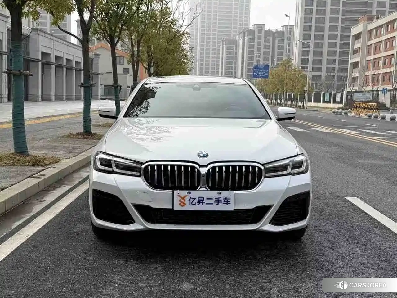 BMW 5 series 2023 Белый из Китая, фото 2