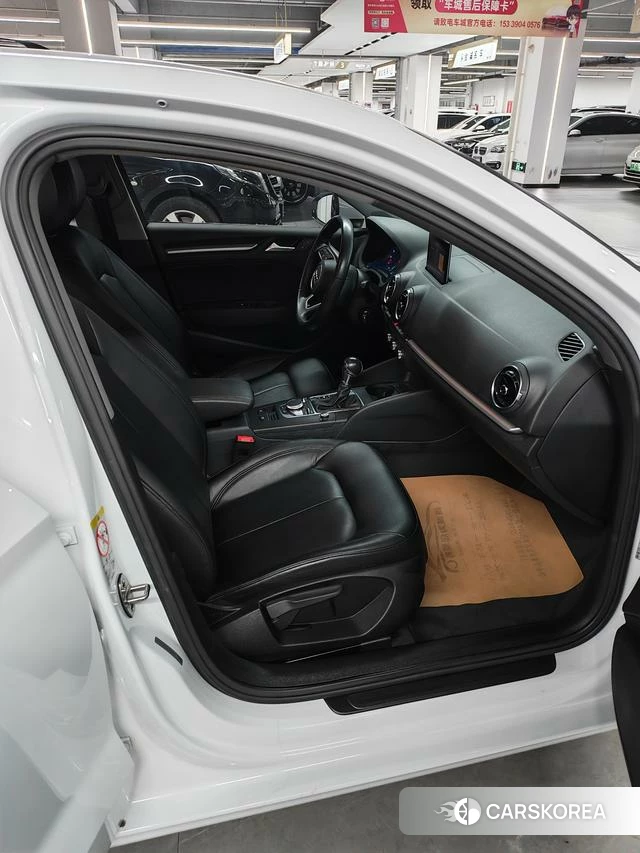 Audi A3 2019 Белый из Китая, фото 3