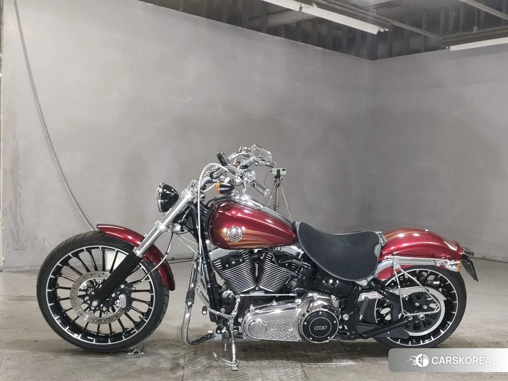 Проданный Harley-Davidson Softail Breakout FXSB1690 2017 из Японии, фото 2
