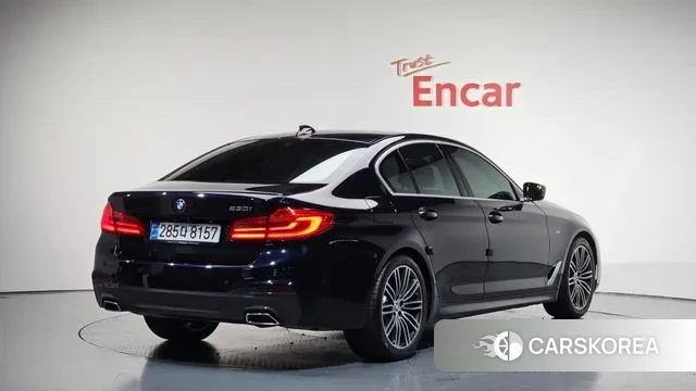 BMW 5 Series (G30) id 3374023 из Кореи 12