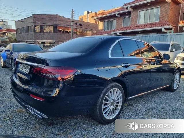 Mercedes-Benz E-Class W213 2021 Черный из Кореи, фото 2