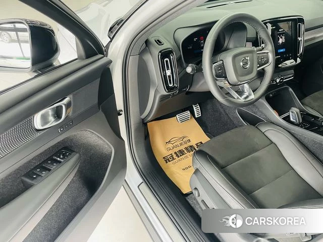 Volvo XC40 EV id 4238850 из Китая 10