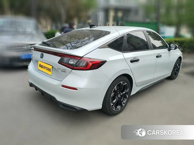 Honda Civic 2023 Белый из Китая, фото 2