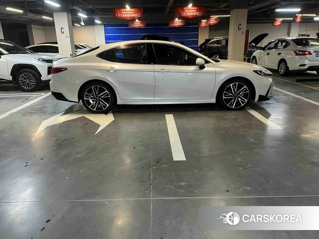 Toyota Camry 2025 Белый из Китая, фото 2