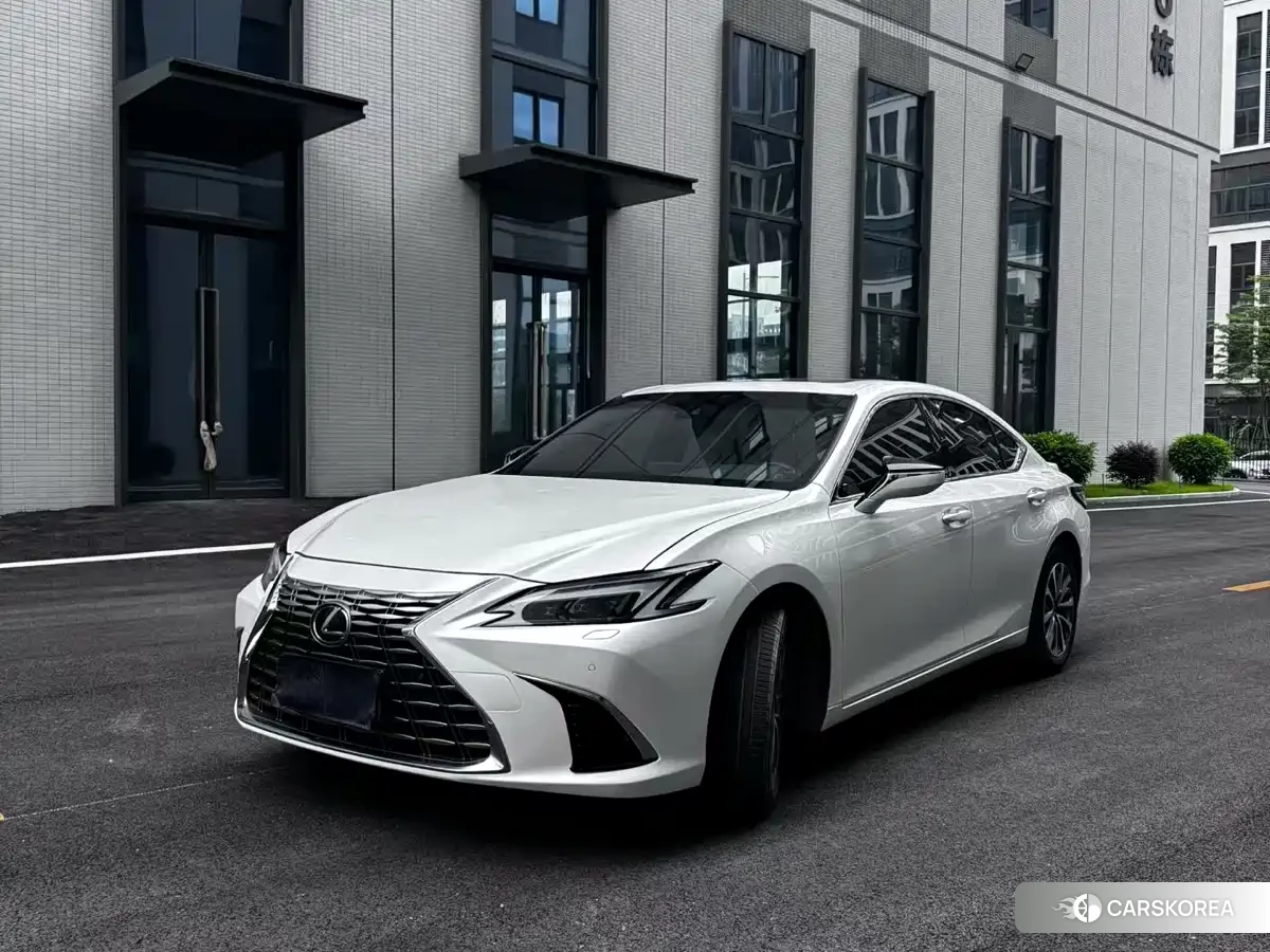 Lexus ES 2025 Белый из Китая, фото 2
