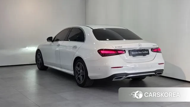 Mercedes-Benz E-Class W213 2022 Белый из Кореи, фото 2