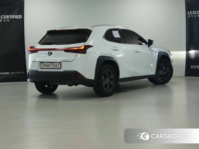 Lexus UX300h 2026 Жемчужный цвет из Кореи, фото 6