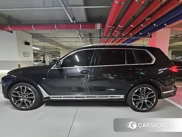 BMW X7 (G07) 2024 Черный из Кореи, фото 2