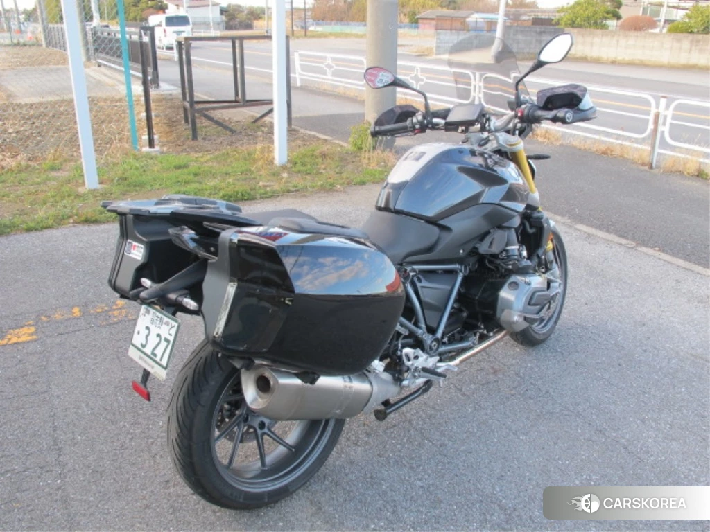 Проданный BMW R1200R 2017 из Японии