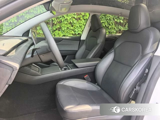 Tesla Model Y 2025 Белый из Китая, фото 6