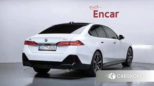 BMW 5 Series (G60) id 4591226 из Кореи 12