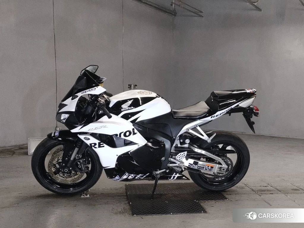 Проданный Honda CBR600RR 2021 из Японии