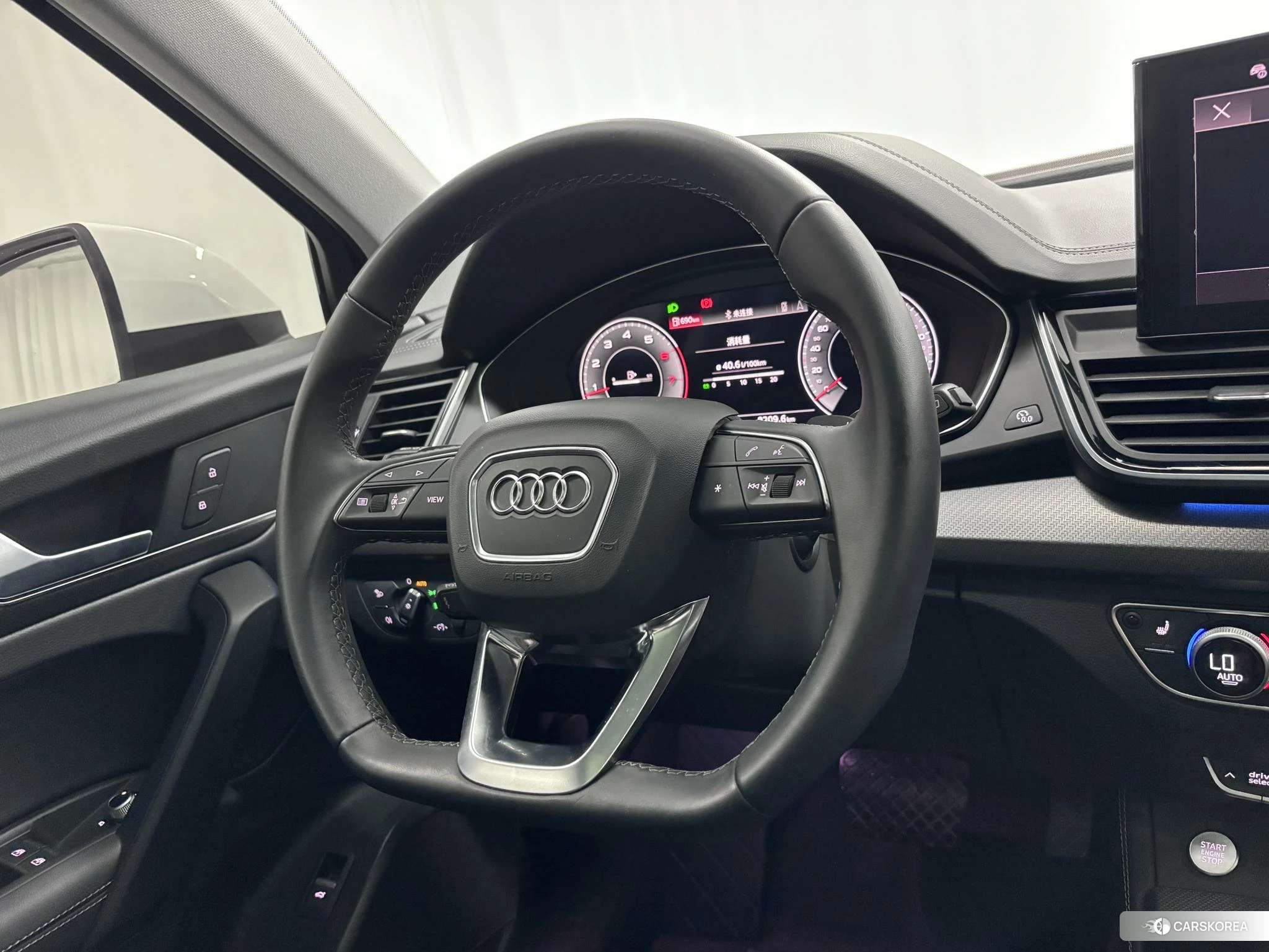 Audi Q5L id 4473379 из Китая 12