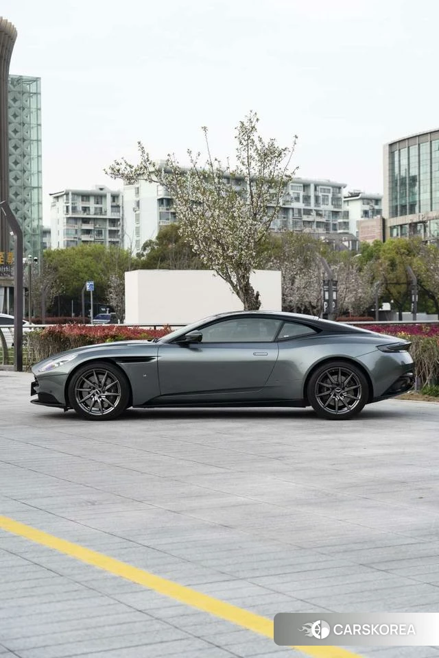 Aston Martin DB11 id 4238952 из Китая 12