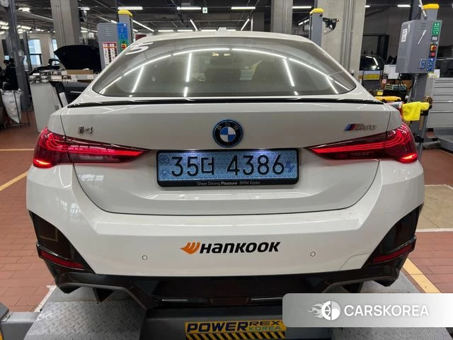 BMW i4 2025 Белый из Кореи, фото 2