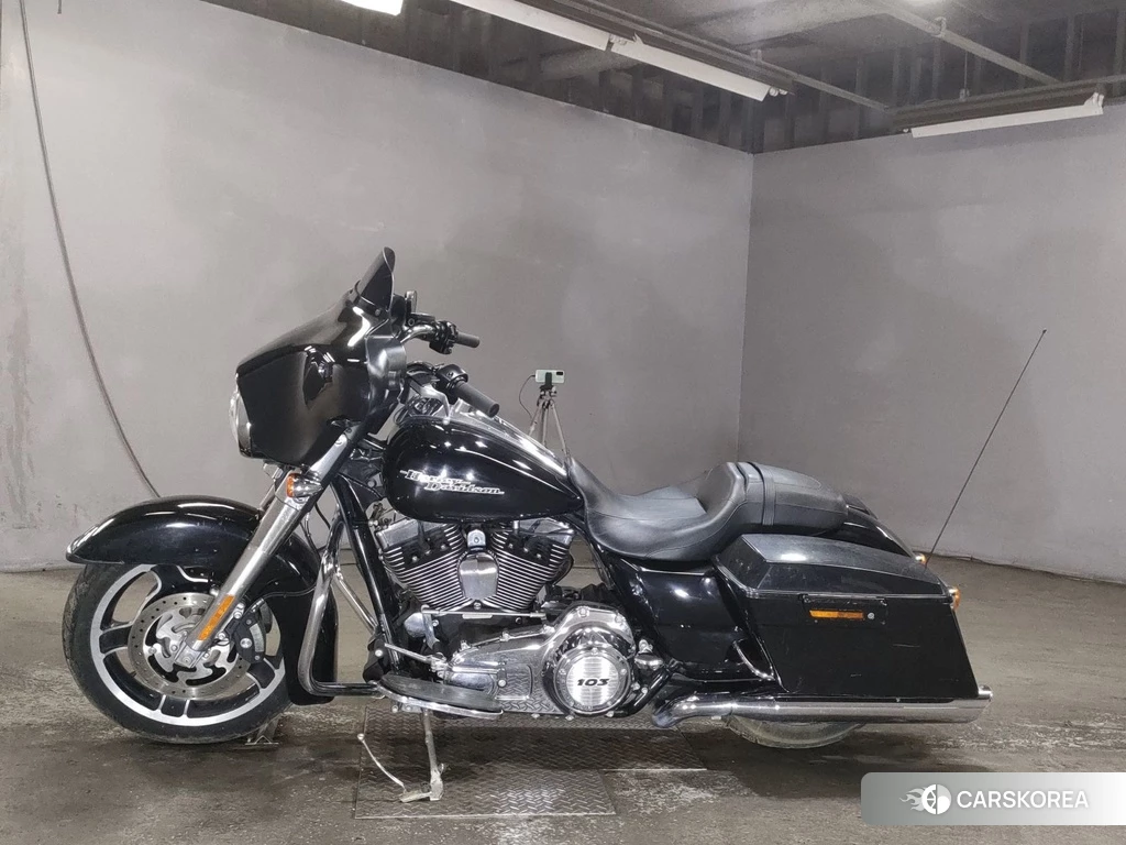 Проданный Harley-Davidson Street Glide FLHX1690 2013 из Японии