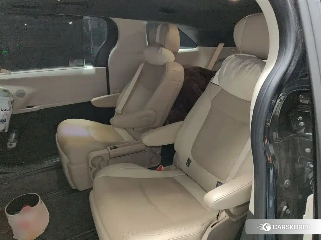 Toyota Sienna id 4547596 из Китая 12