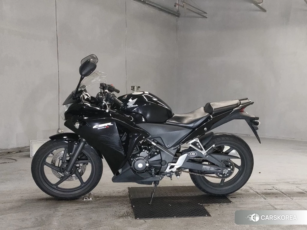Проданный Honda CBR250R 2013 из Японии