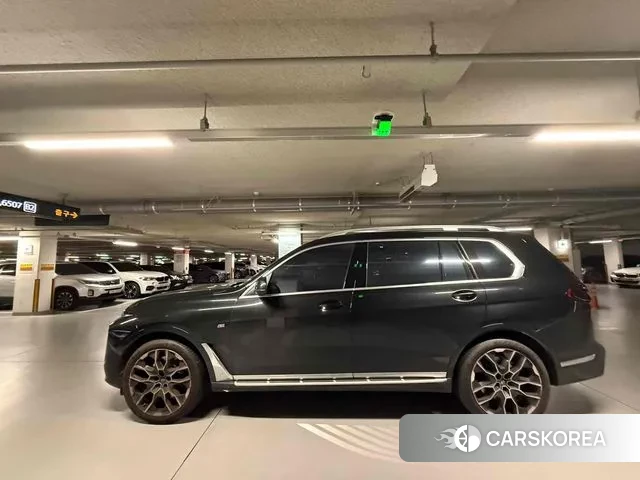 BMW X7 (G07) 2025 Черный из Кореи, фото 2